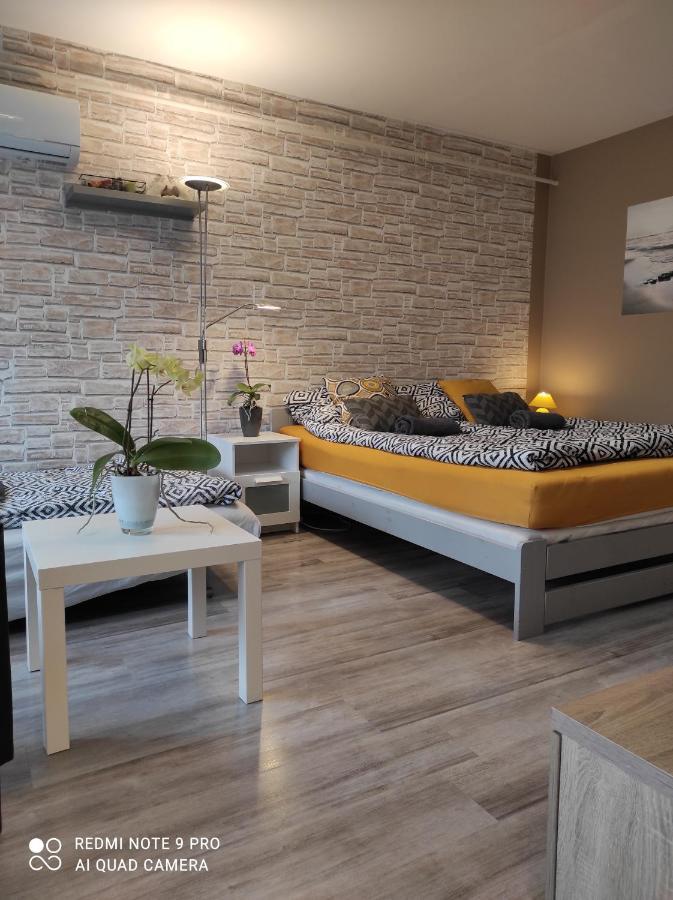 Baross Apartman คาโปชวาร์ ภายนอก รูปภาพ