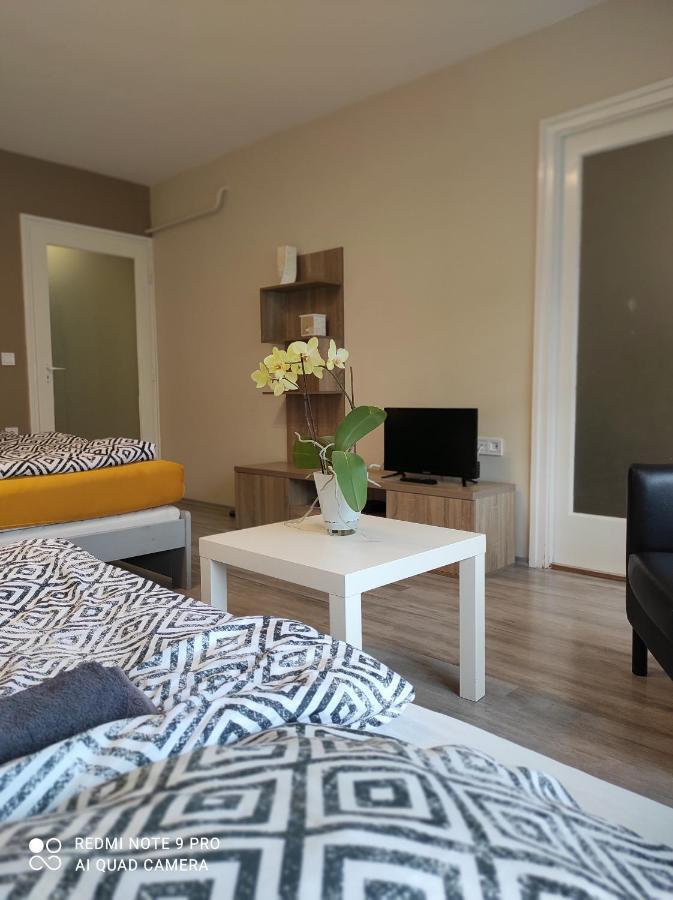 Baross Apartman คาโปชวาร์ ภายนอก รูปภาพ