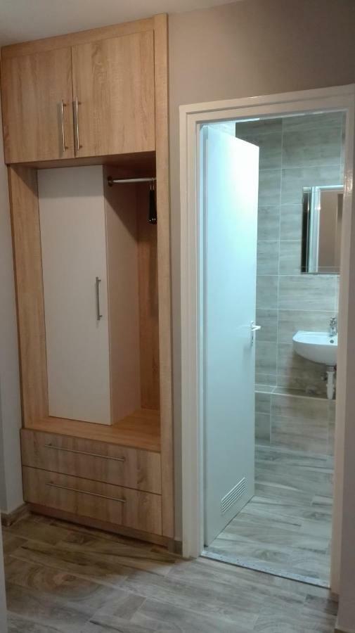 Baross Apartman คาโปชวาร์ ภายนอก รูปภาพ
